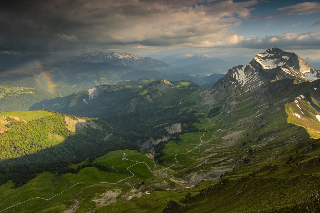 Arc-en-ciel dans les Aravis depuis la Pointe de Mandallaz