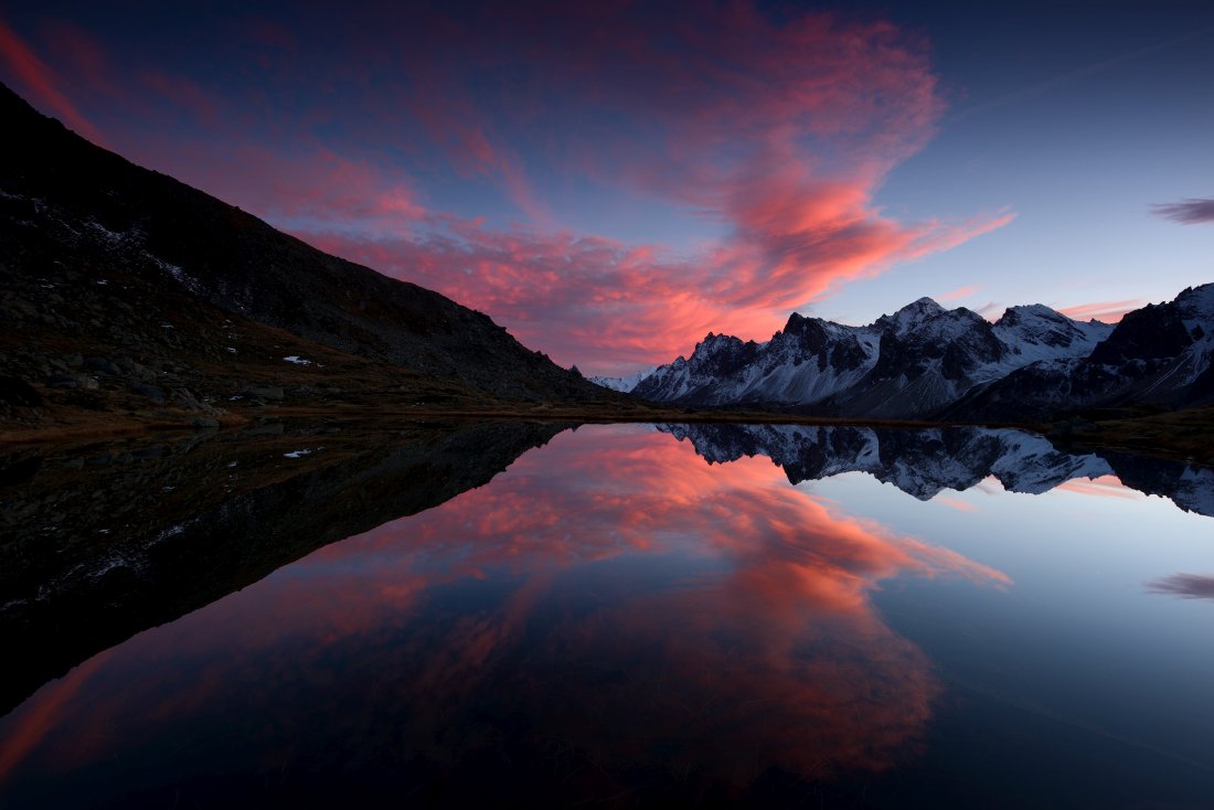 Coucher de soleil dans la Clarée avec un reflet dans un lac