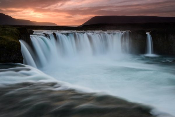 Godafoss au coucher de soleil