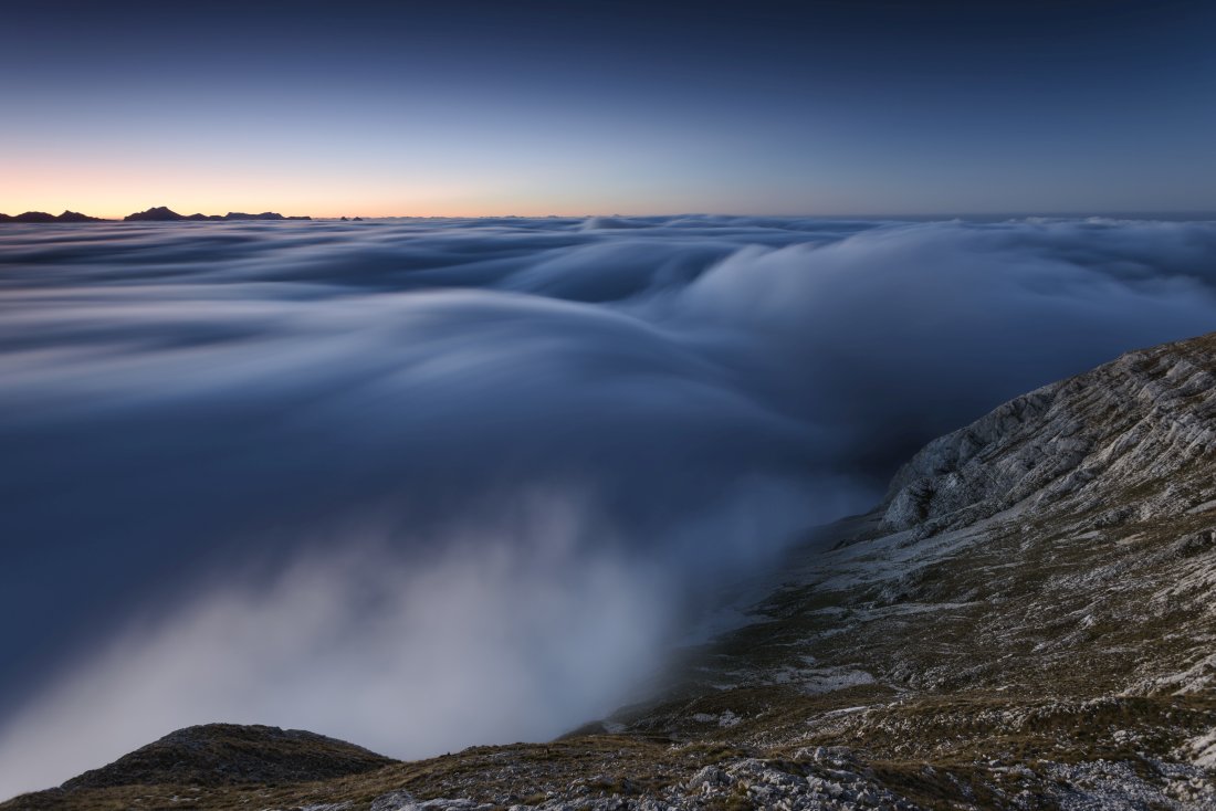 Mer de nuages au pied du Vercors à l'aube