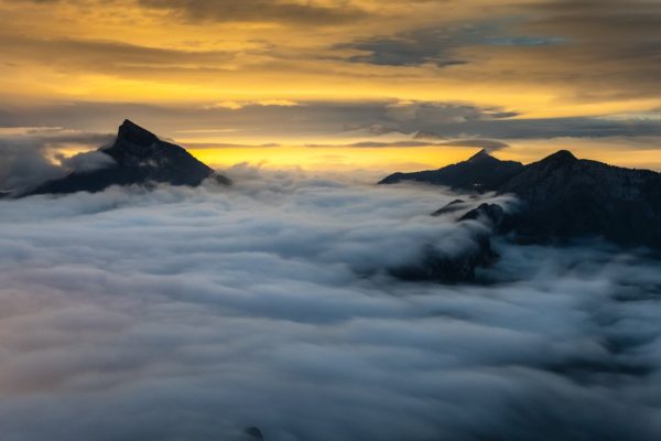 Mer de nuages nocturne