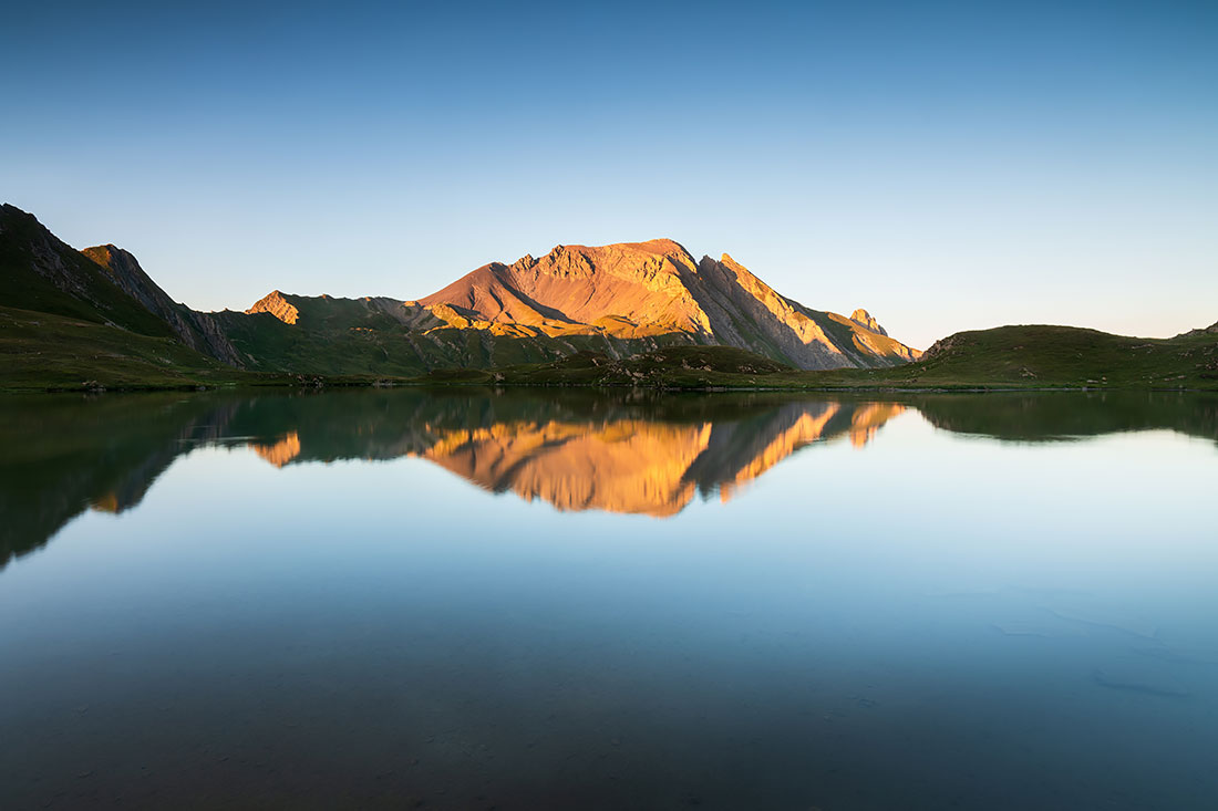 Coucher de soleil au Lac Cornu dans le Beaufortain