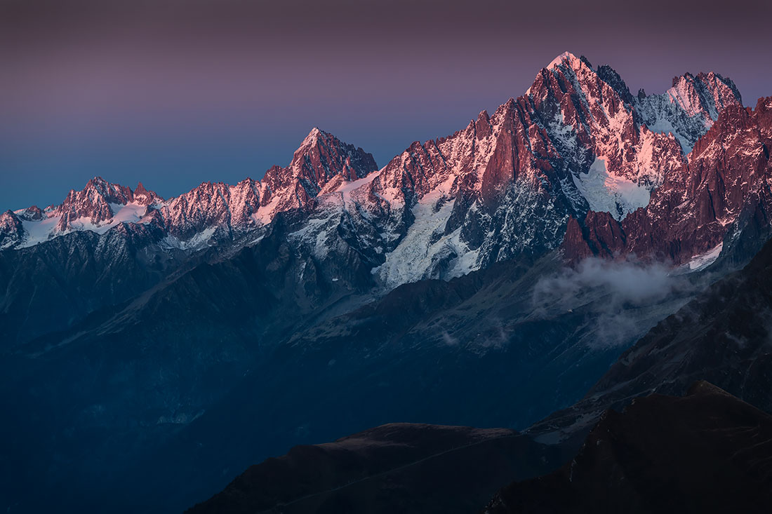 Coucher de soleil sur l'Aiguille Verte et le massif du Mont Blanc