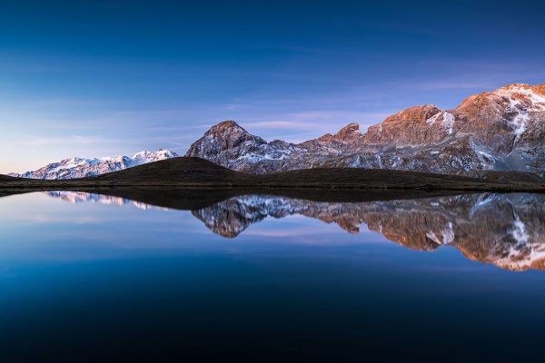 Lac de la Ponsonnière à l’aube<br><span class="date-ajout-produit" style="font-size:0.85em; color:#777;">Ajouté le 25 octobre 2025</span>