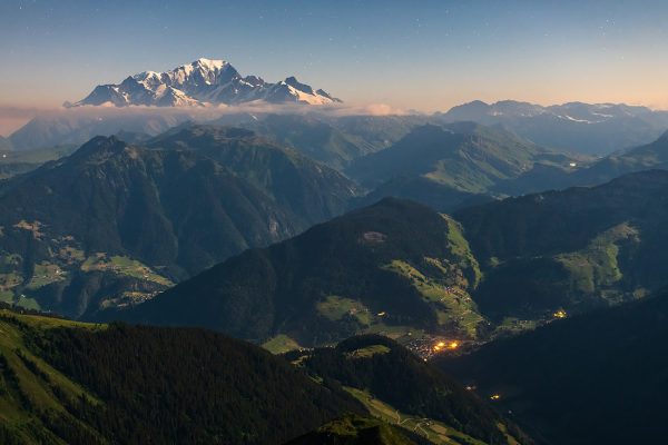 Le Beaufortain sous la pleine lune