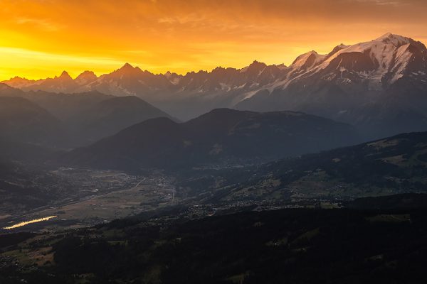 Lever de soleil sur le massif du Mont Blanc